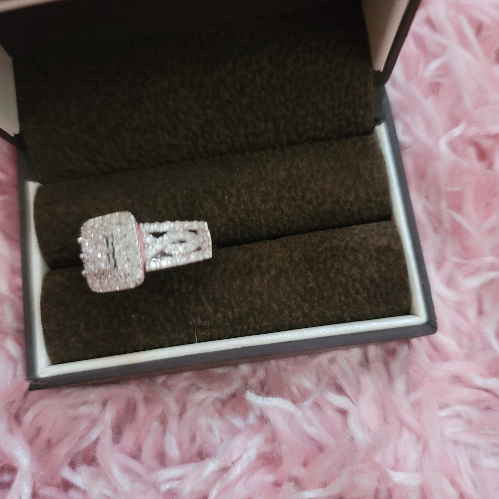 Diamond ring - Picture 3 of 5